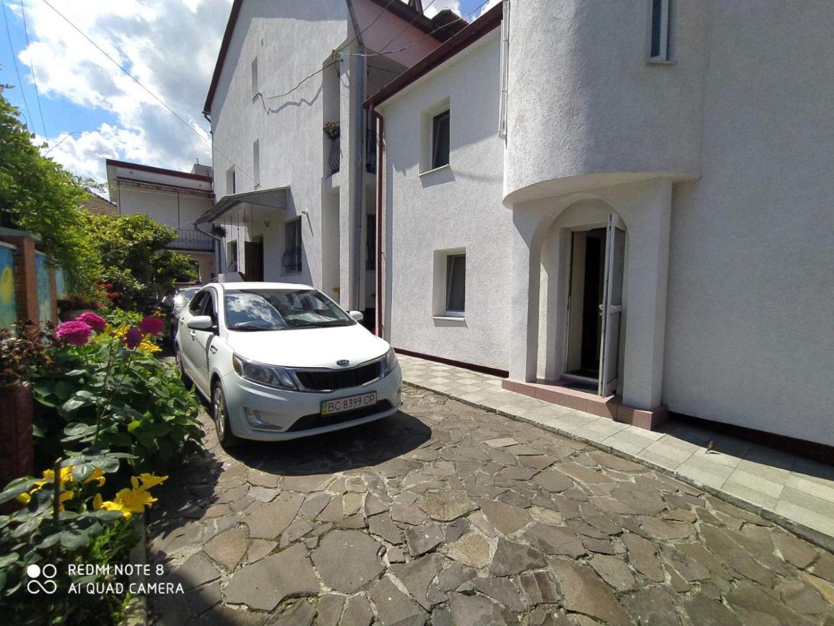 Sadyba Margaryta Truskawez Exterior foto